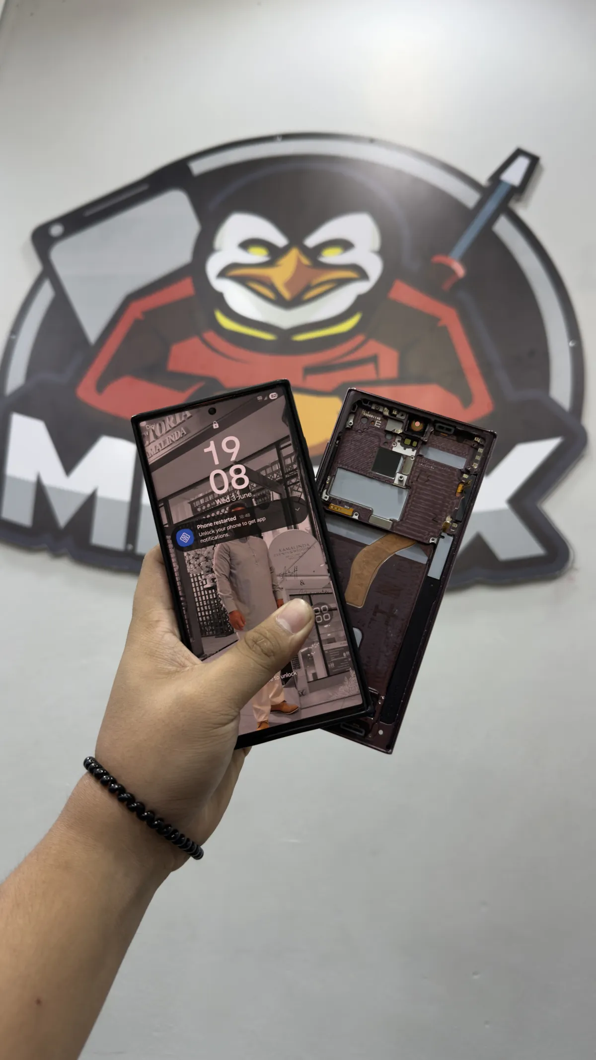 Telefon Samsung selepas pemeriksaan di MRFIX Bangi