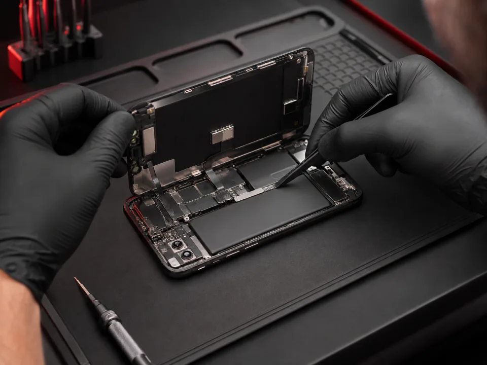 Servis repair iPhone profesional MRFIX